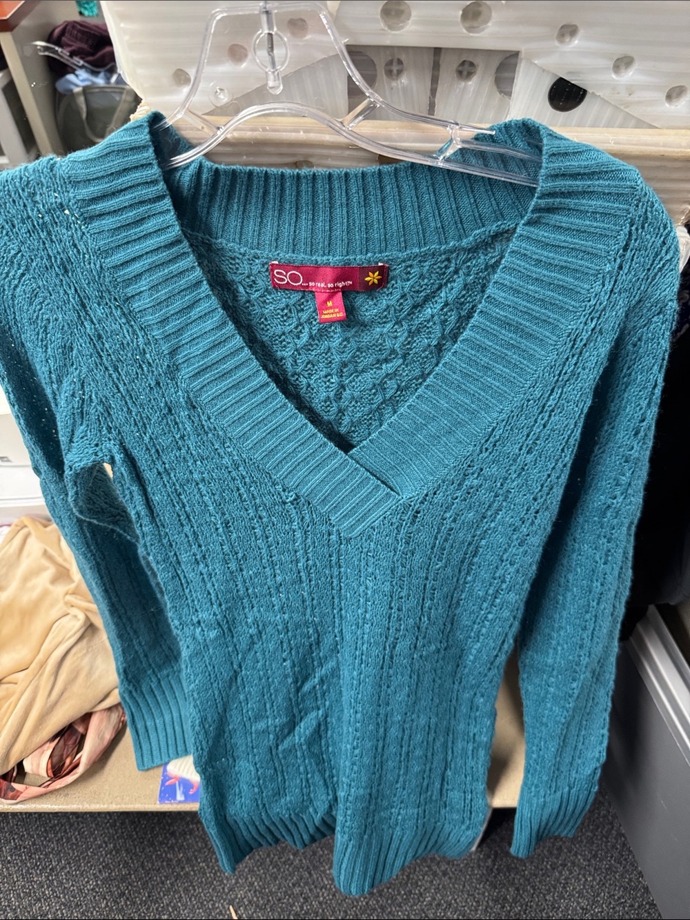 So sweater M // 092586